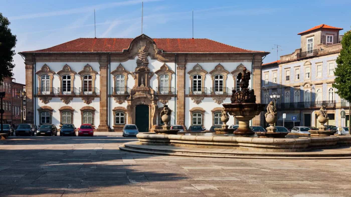 Posição dos privados no fim da SGEB origina críticas do PS de Braga