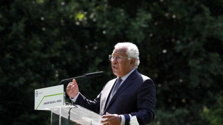 Costa assume que Portugal está "mesmo a enfrentar uma quarta vaga desta pandemia"&nbsp;