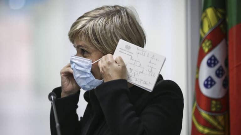 Portugal arrisca-se a voltar ao estado de emergência