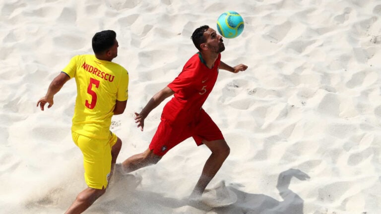 Mundial de futebol de praia. Portugal defende título contra Senegal, Uruguai e Omã