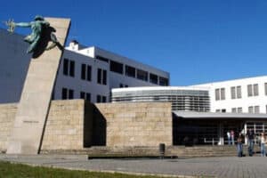 11 cursos da UMinho integrados nas bolsas da Fundação José Neves