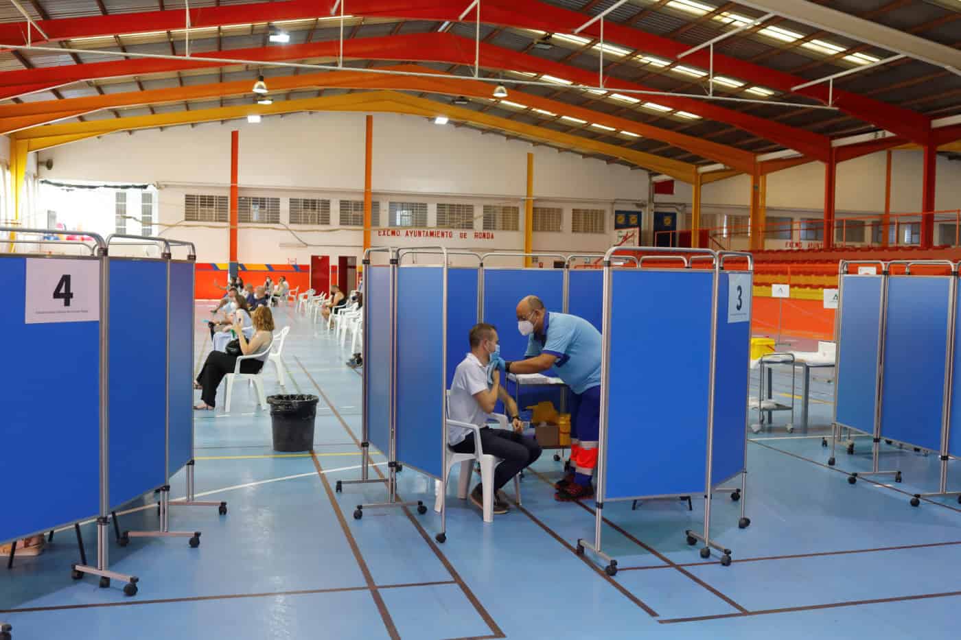 Covid-19. Espanha tem centros de vacinação a funcionar 24 horas por dia