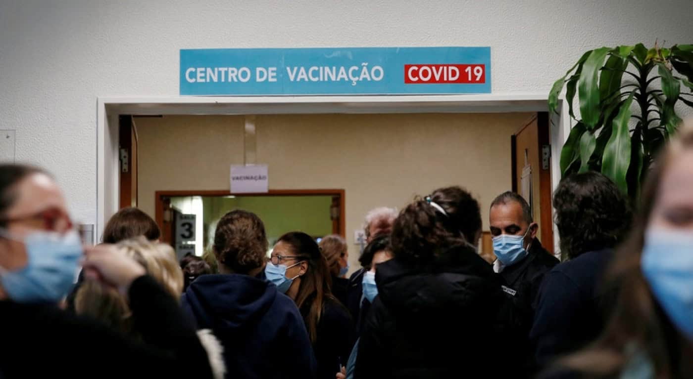 Portugal tem 42% da população residente com vacinação completa