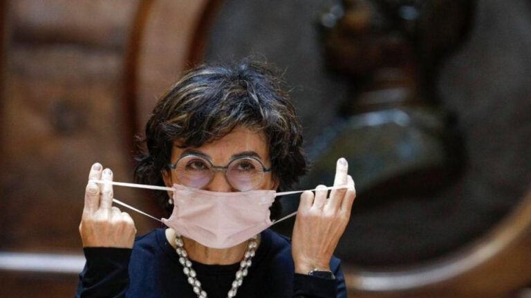 Ministra da Agricultura em isolamento depois de contacto de risco