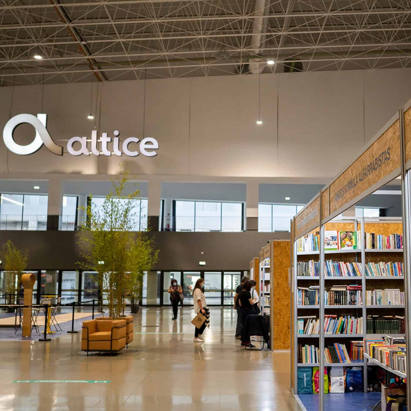 "Se soubesse que ia ser assim não tinha vindo". As críticas dos livreiros ao local da Feira do Livro