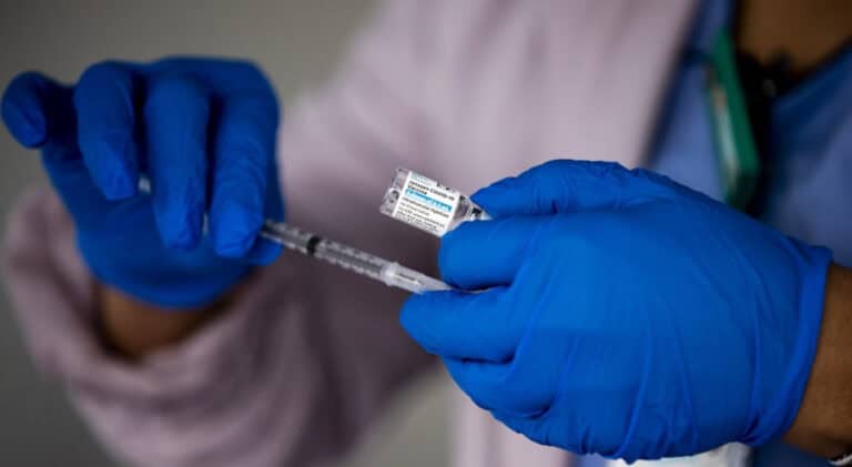 Vão chegar menos vacinas do que as previstas em agosto