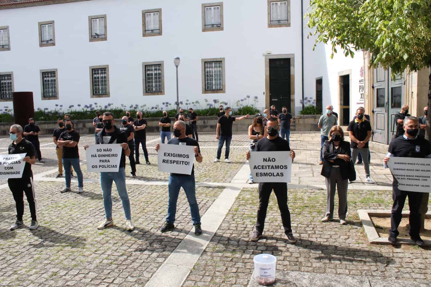 Polícias consideram "vergonhosa" a proposta do MAI de 68 euros para subsídio de risco