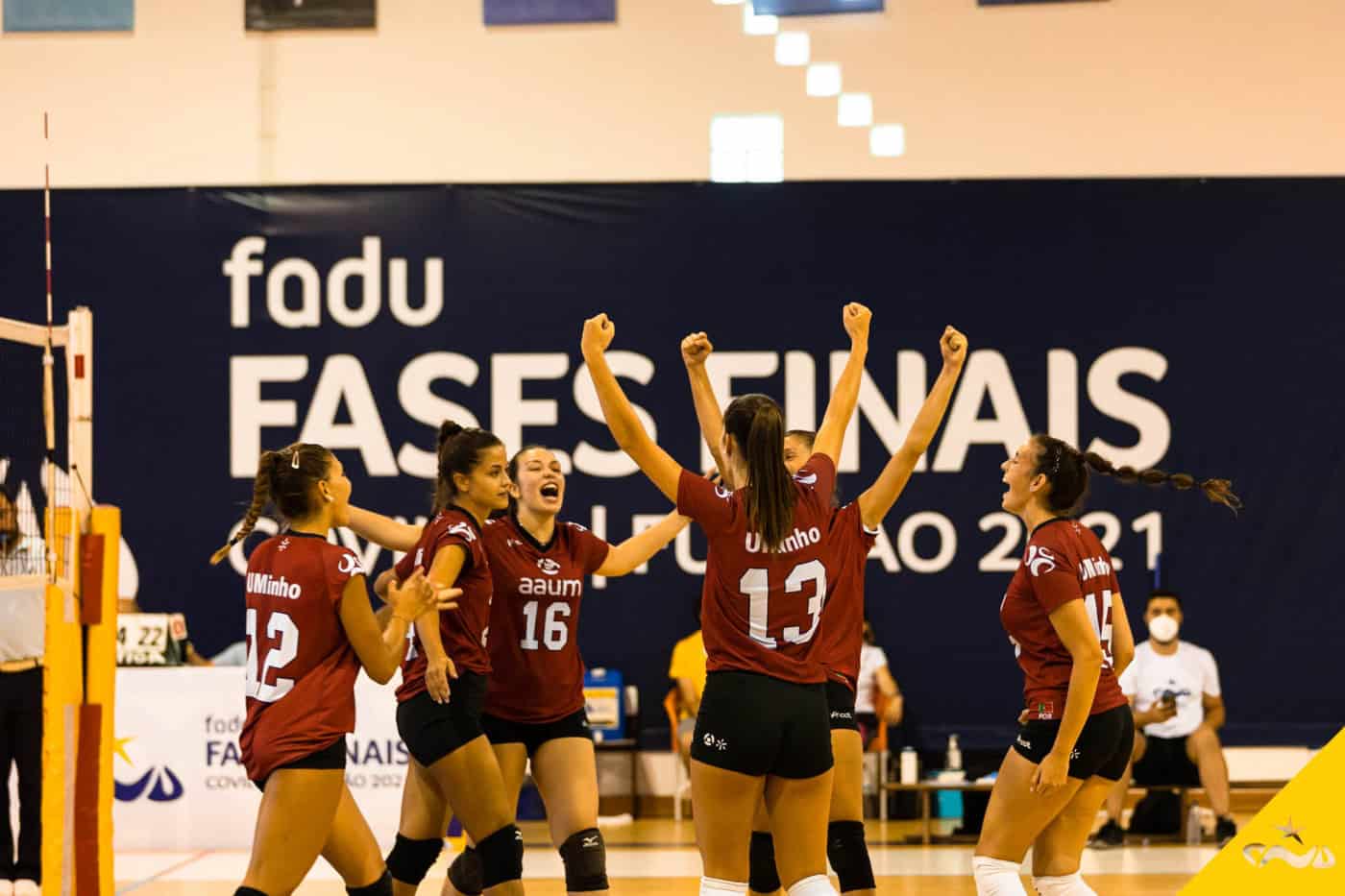 Primeira final do dia, primeiro ouro: AAUMinho sagra-se campeã de voleibol feminino