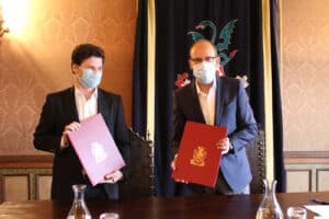 UMinho dá novo passo para combater abandono. Protocolo permite atribuição de 12 bolsas