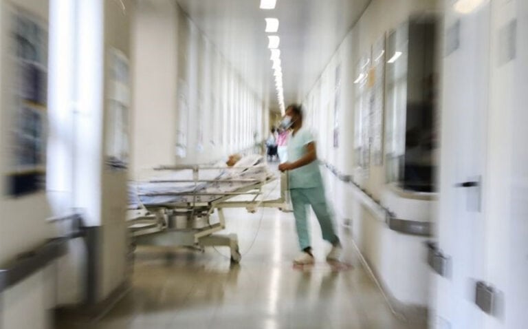 Novo medicamento contra a covid-19 revela-se promissor em doentes graves