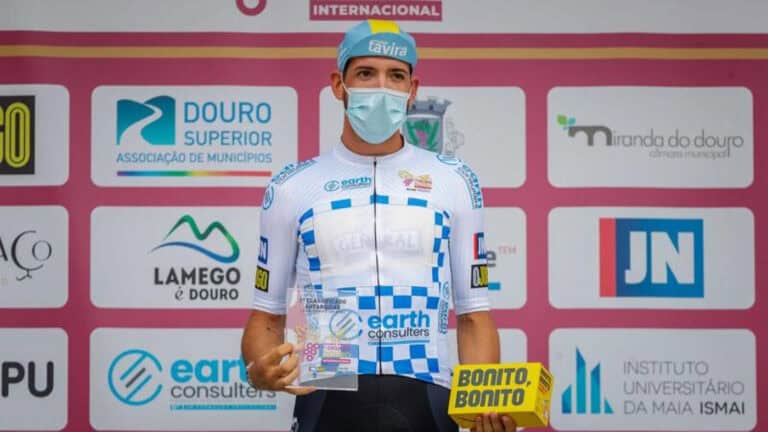 Equipa do camisola amarela perde dois ciclistas devido a caso de Covid-19&nbsp;