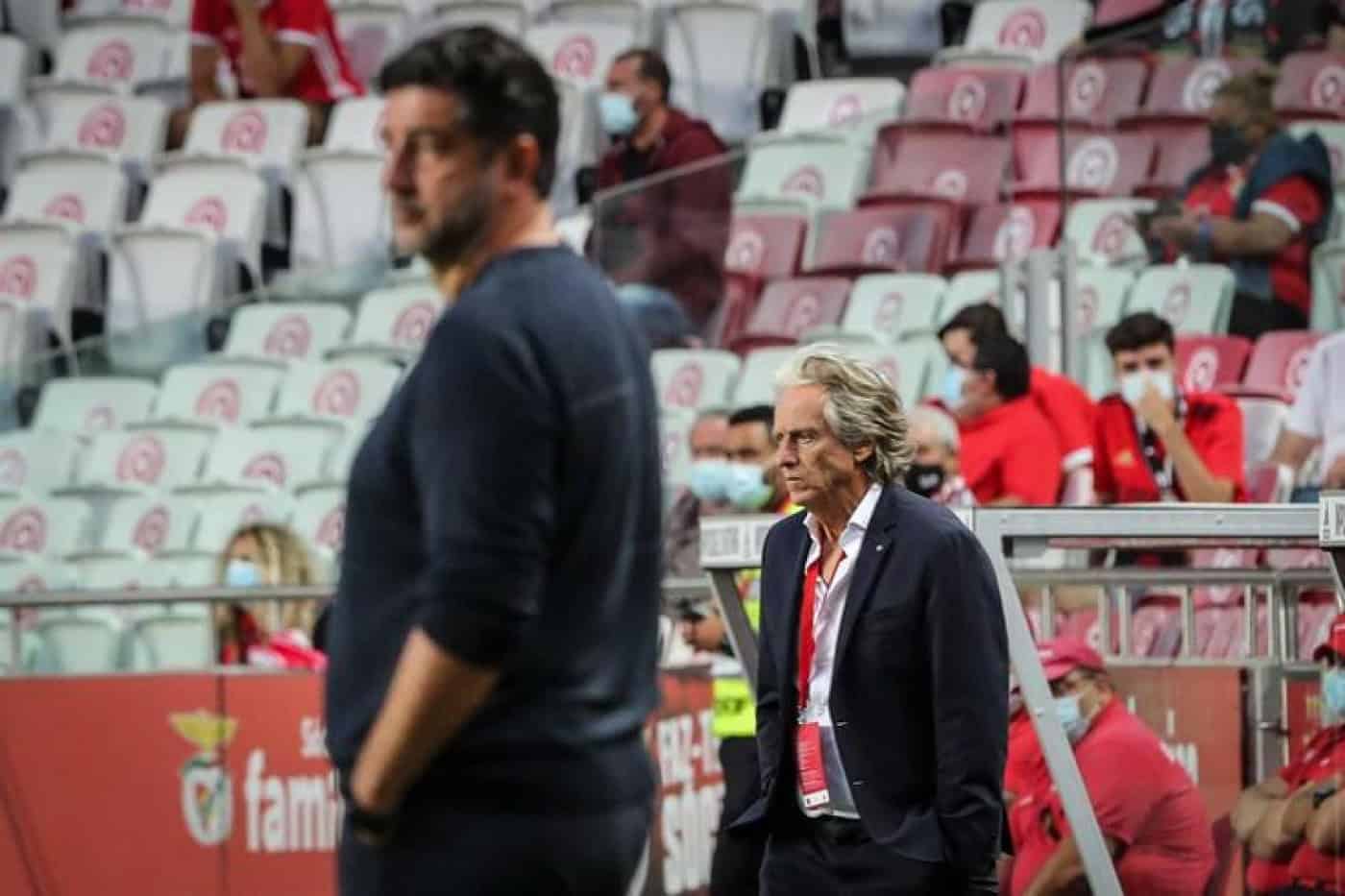 Benfica volta a vencer Spartak e apura-se para o 'play-off' da Champions