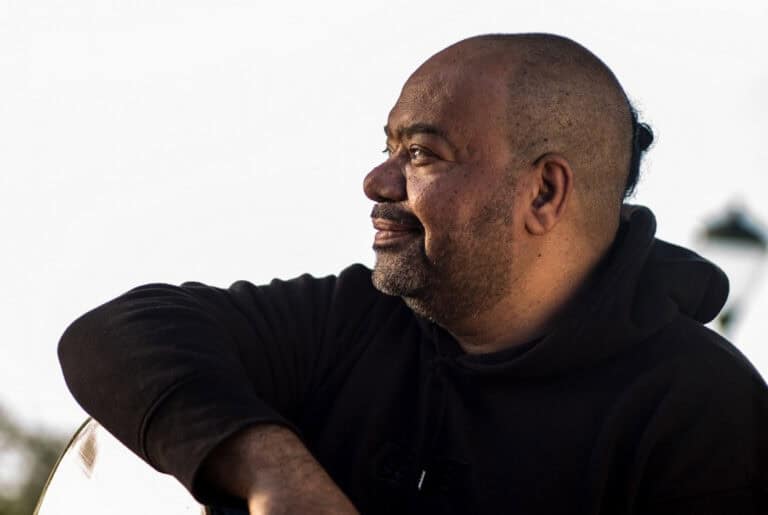 Paulo Flores atua no Theatro Circo para "tocar canções que marcaram a vida dos angolanos em Braga"