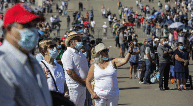 Mais 12 mortes e 2598 casos de Covid em Portugal. Rt sobe e incidência desce