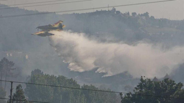 Incêndios: Mais de 90 concelhos de 10 distritos do continente em risco máximo