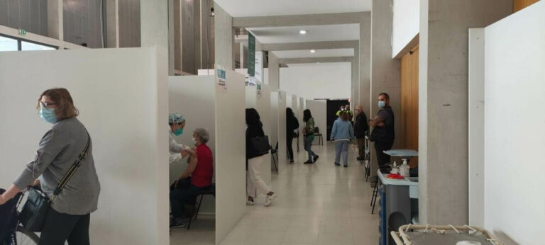 Mais de metade da população vimaranense vacinada contra a covid-19