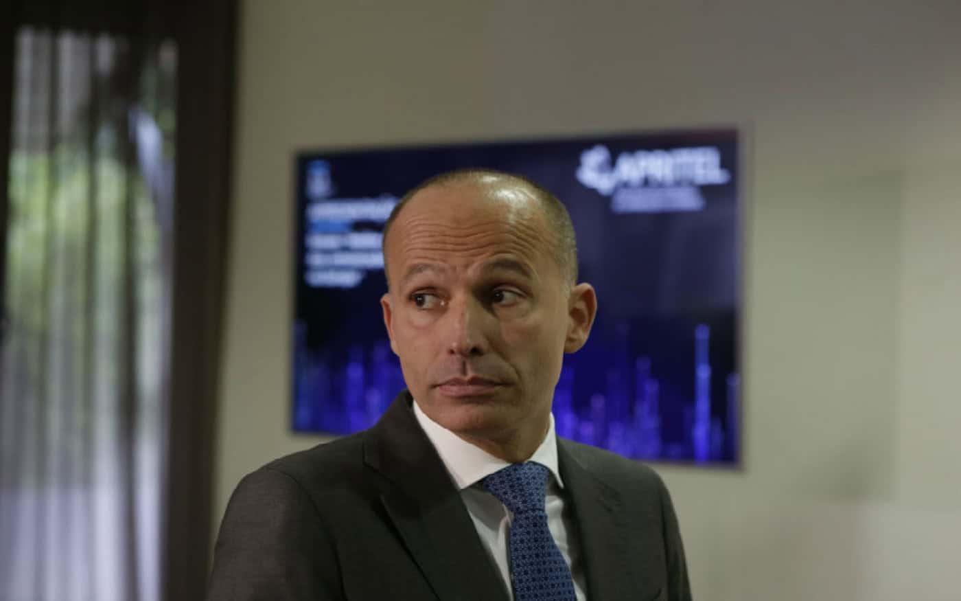 Operadoras contestam desconto na tarifa social de internet que duplica o da luz