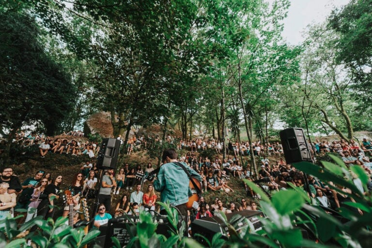 Em edição limitada, Vai-m'à Banda regressa para o convívio entre música e tascas