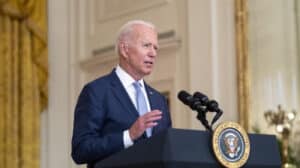 Biden já não se compromete com 31 de agosto para concluir retirada