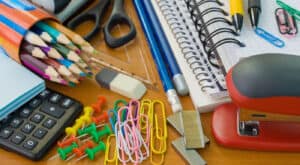 Deco quer que lei permita que todo o material escolar possa ser deduzido em IRS