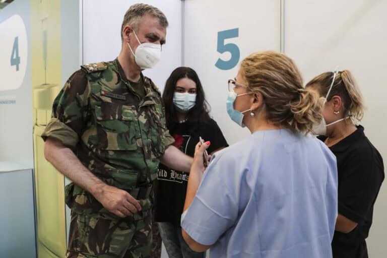 Ainda não há data prevista para encerramento dos centros de vacinação&nbsp;