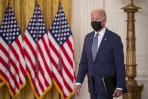 Afeganistão. Biden afirma que saída dos EUA prossegue a bom ritmo