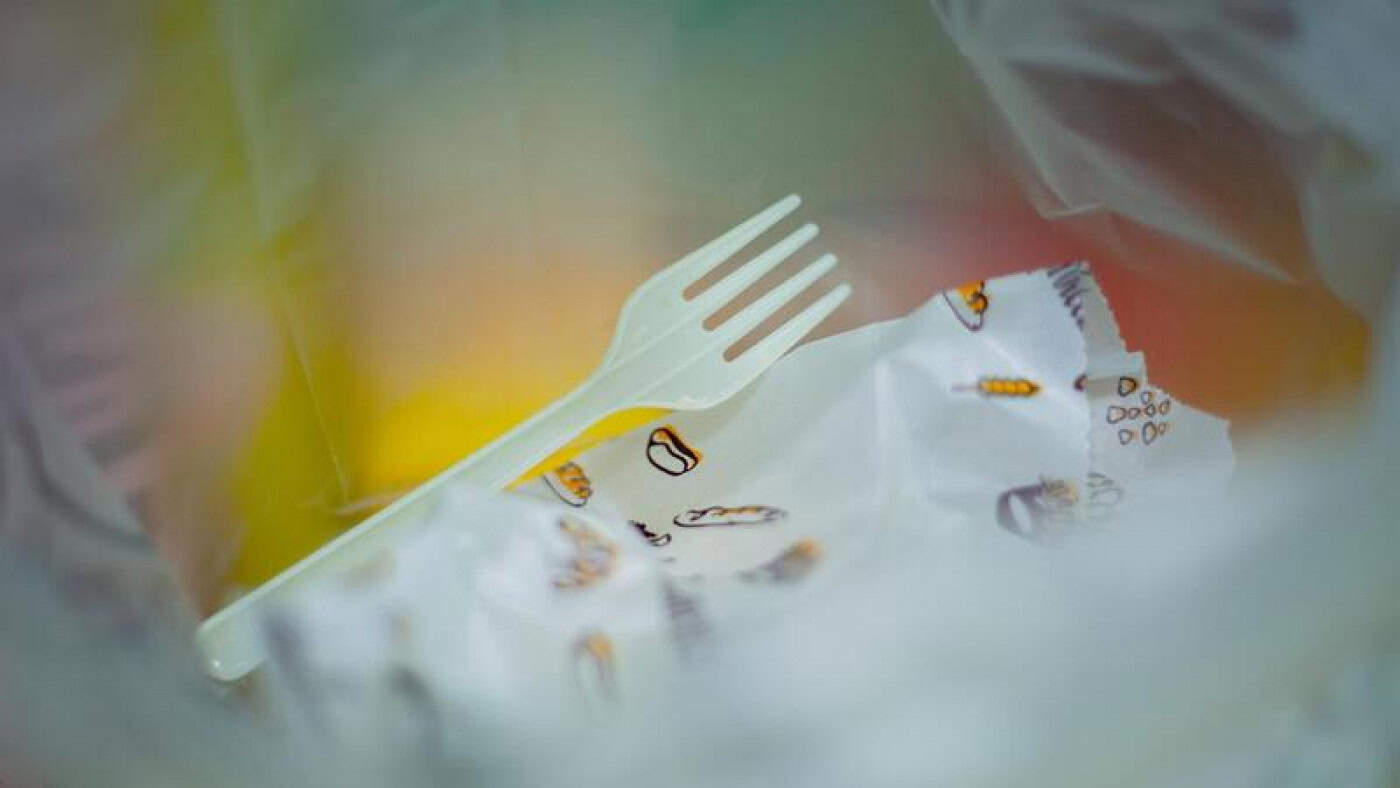 Venda de cotonetes, palhinhas, pratos e talheres de plástico proibida a partir de novembro