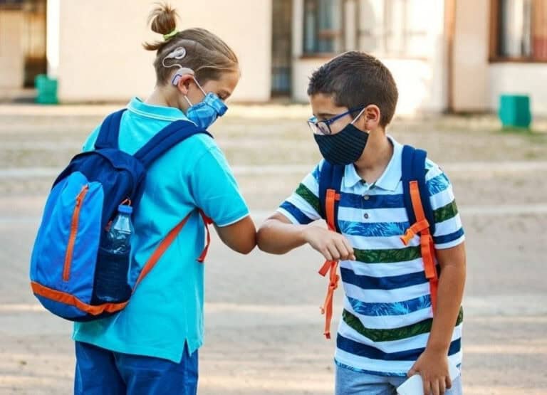 DGS recomenda uso de máscara em eventos no exterior e no recreio das escolas