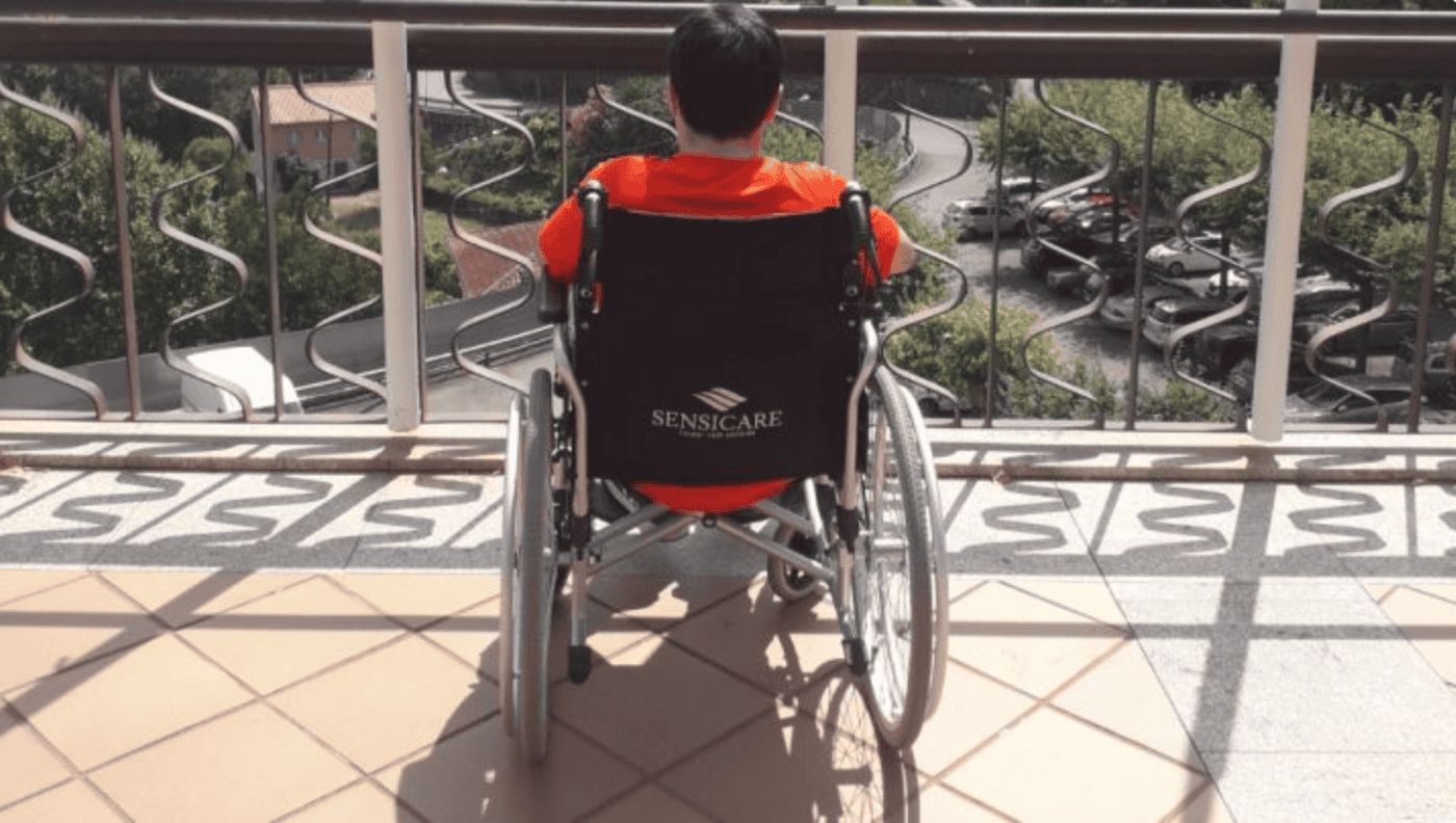 Lucas sofre de doença rara e pede ajuda para comprar plataforma elevatória