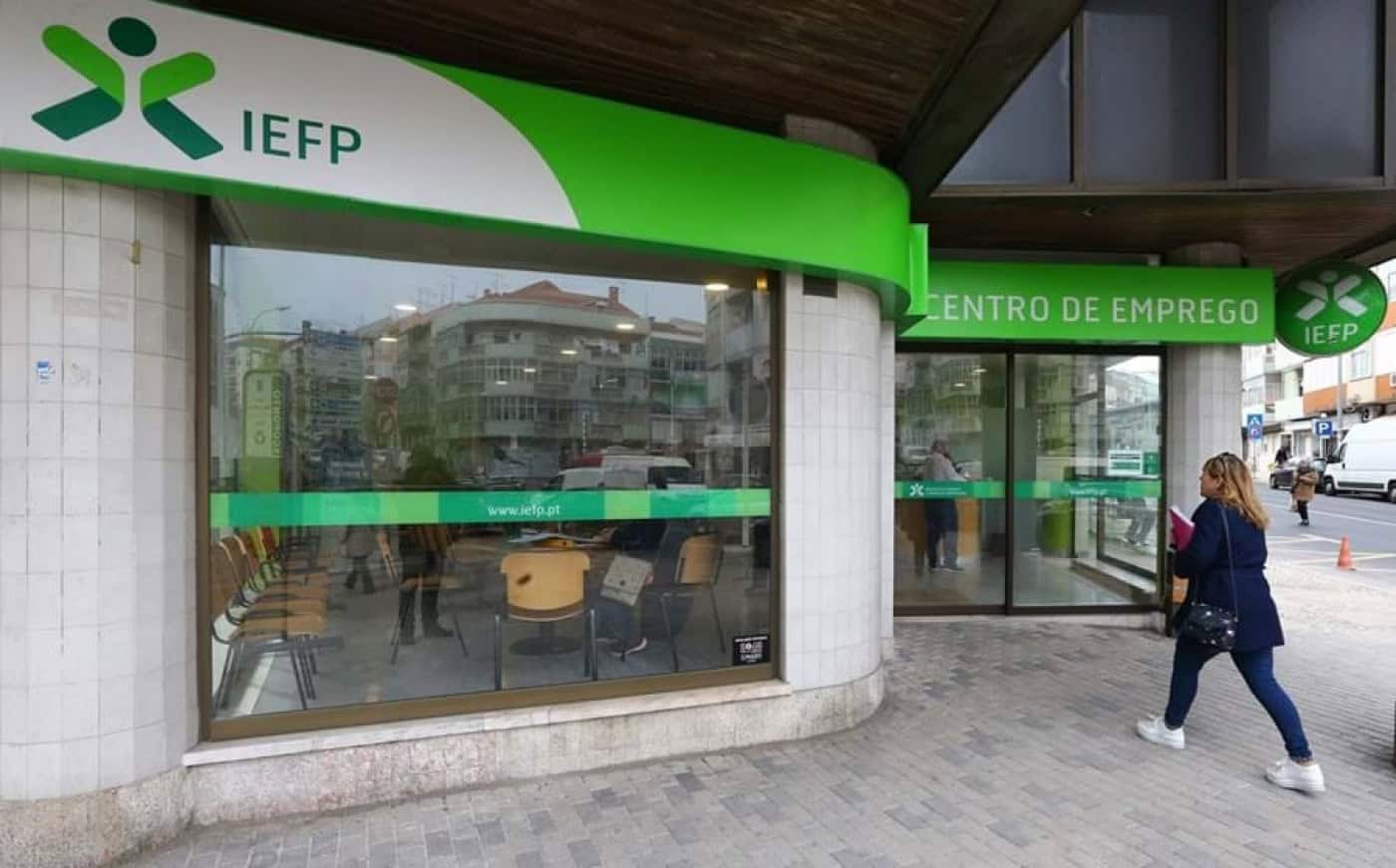 Desempregados inscritos caem 10% em agosto. É o quinto mês consecutivo de descida