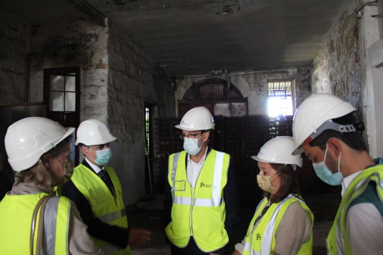 Dois anos para transformar Confiança em residência estudantil, diz Ricardo Rio