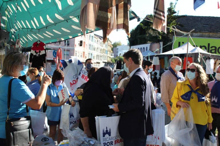 Feirantes continuam desagradados com localização da Feira Semanal