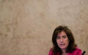 Governo quer enviar este mês para o Parlamento alterações à lei laboral