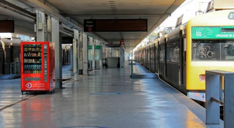 Trabalhadores da CP e da IP em greve por aumentos salariais e contratações