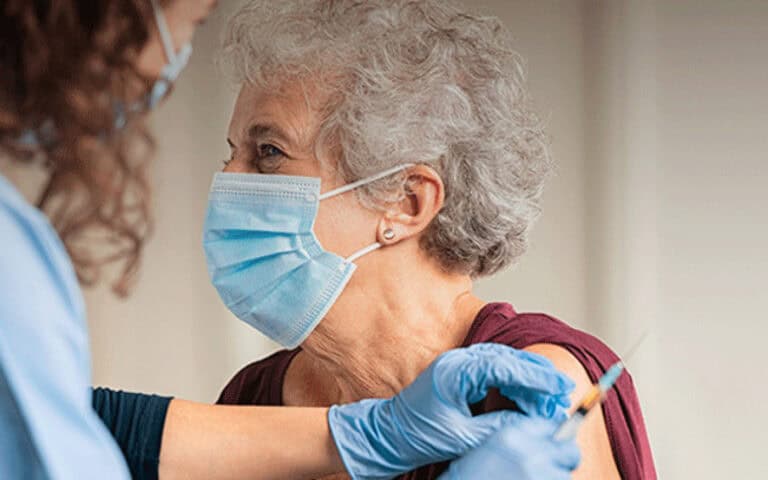 3ª dose da vacina contra a covid-19 já está a ser administrada em Braga