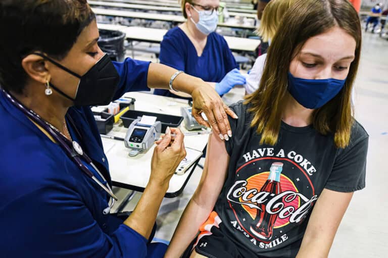 EMA avalia administração de vacina da Pfizer a crianças entre 5 e 11 anos