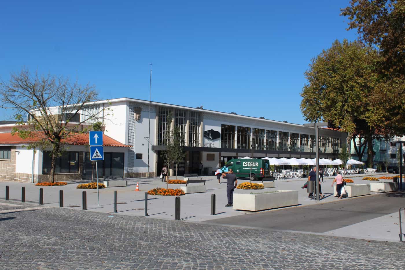 Contratos de trabalhos a mais no mercado municipal de Braga declarados ilegais. CMB recorre