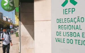 Número de desempregados nos centros de emprego cai pelo sexto mês consecutivo