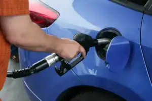 Governo anuncia desconto de 10 cêntimos/litro através do IVAucher