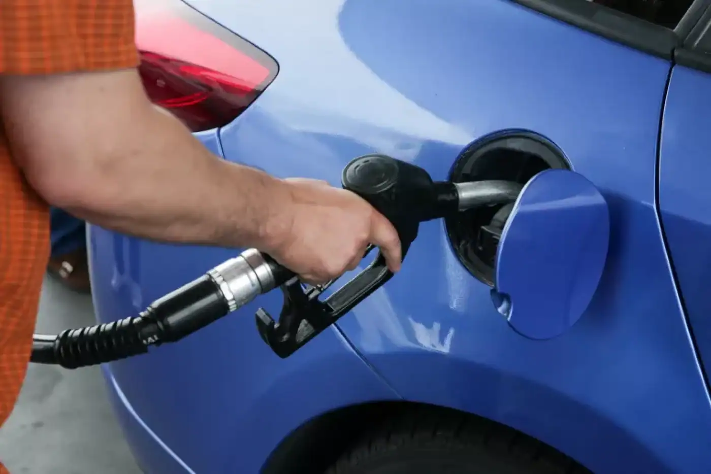 Governo anuncia desconto de 10 cêntimos/litro através do IVAucher