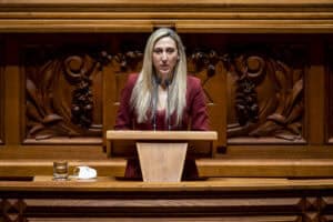 Deputada Cristina Rodrigues abstém-se na votação na generalidade do OE 2022
