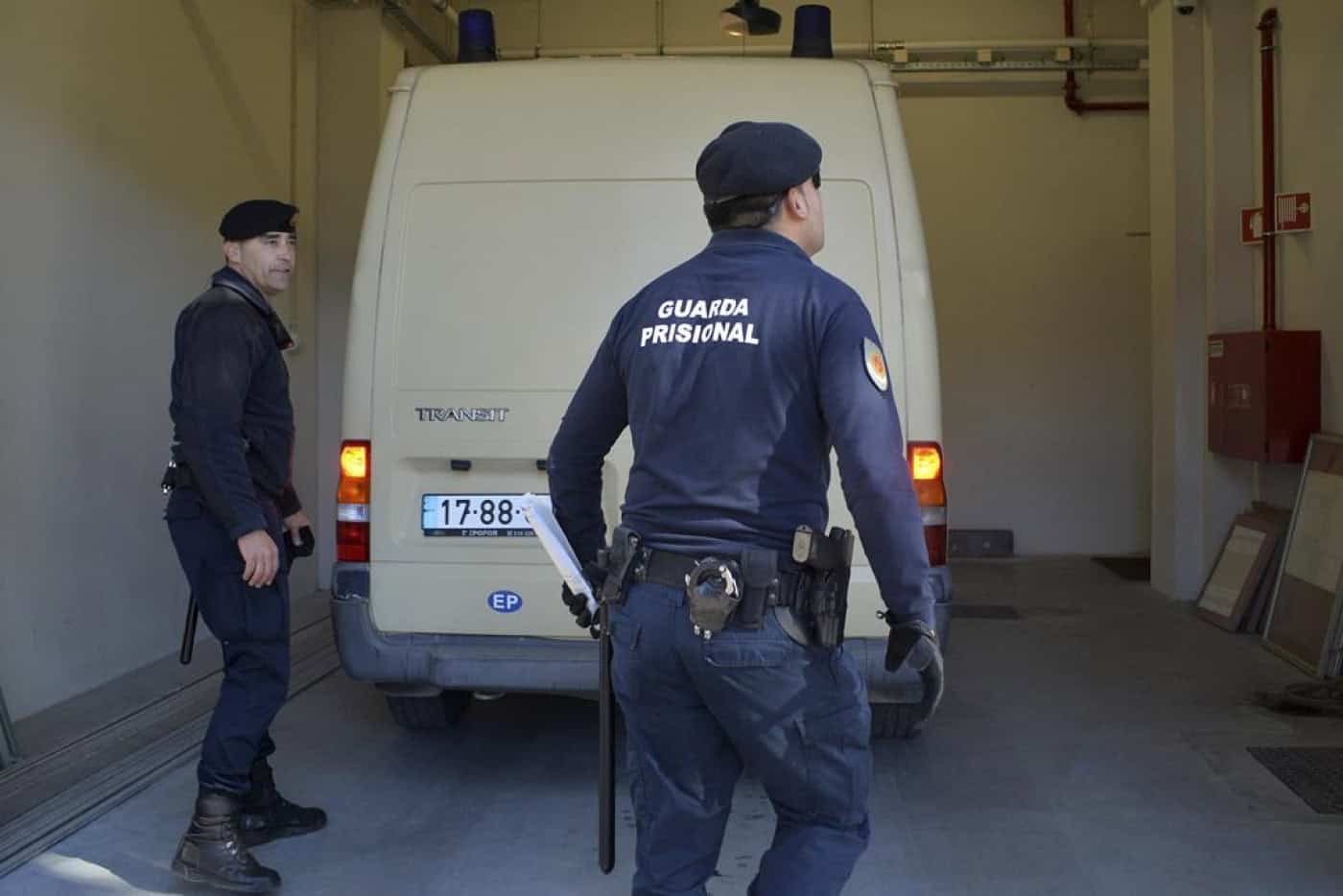 Chefias do Corpo da Guarda Prisional em greve no dia 12 de novembro