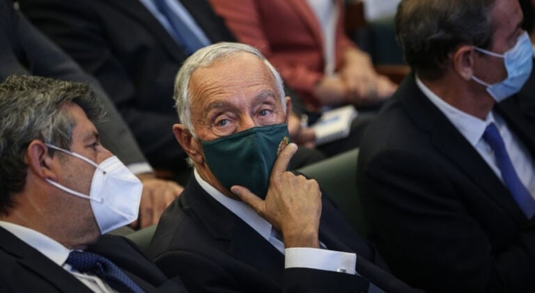 Marcelo confirma a Ferro Rodrigues e a Costa que Portugal vai a eleições