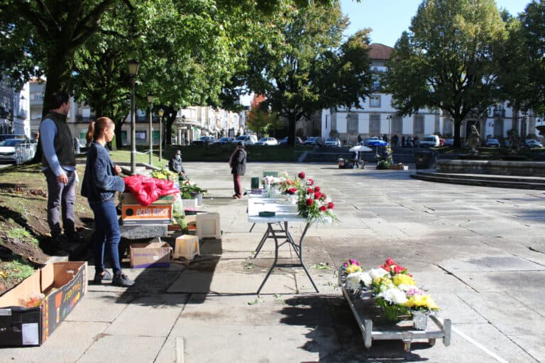 Crise nos combustíveis inflaciona preços das flores mas vendas aumentam