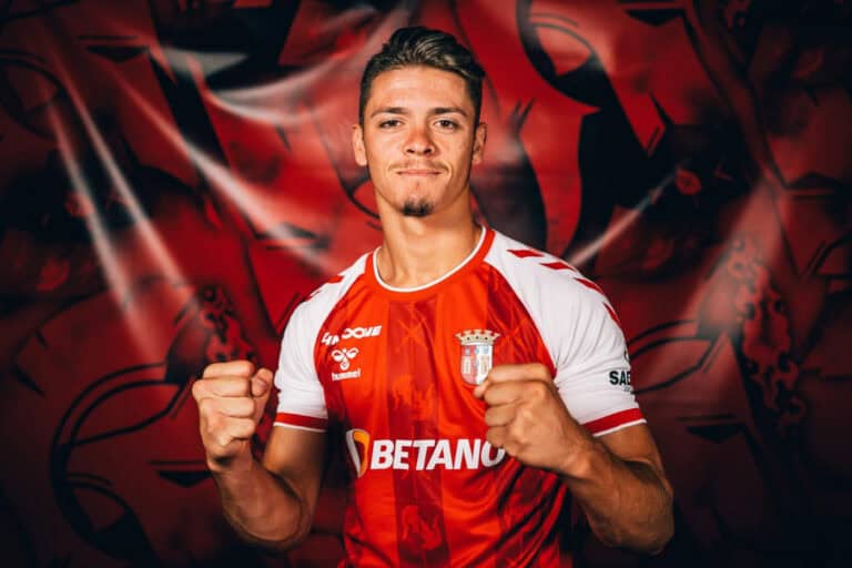 Exibições de Vitinha no SCB valem chamada à seleção de sub-21