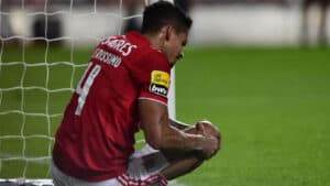Benfica confirma fim de época para Lucas Veríssimo