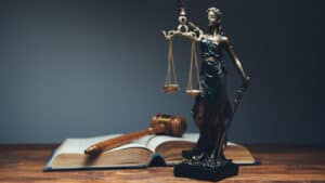 Ministério público acusa 25 arguidos de tráfico e mediação de armas