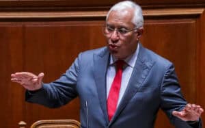 Costa demite-se de líder do PS se perder legislativas