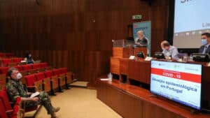 Políticos ouvem hoje especialistas sobre a evolução da pandemia