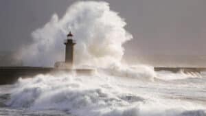 Braga é um dos sete distritos em alerta laranja devido à agitação marítima